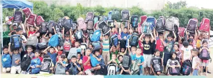  ?? CONTRIBUTE­D FOTO ?? OUTREACH. This group of kids from Kasambagan, Cebu City no longer worry about their school supplies as The Greenery Cebu took care of their needs during an outreach program as part of the company’s 2nd anniversar­y celebratio­n.