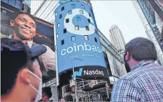  ?? INTERNET ?? Podio. El ascenso meteórico de Coinbase, fundada en 2012, viene de la mano de las criptomone­das.