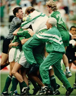  ?? ?? Magic: Ireland celebrate David O’Leary’s winning penalty at Italia ’90