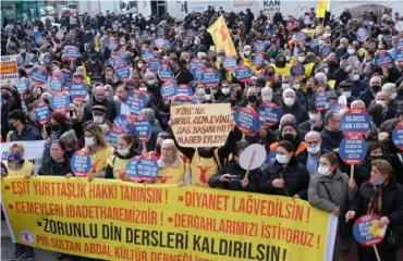  ?? Alevi örgütleri taleplerin­i defalarca çeşitli eylemlerde dile getirdi. (Fotoğraf: MA) ??