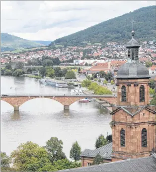  ?? SANDRA NOWLAN Photo ?? Miltenberg and Main River.