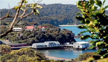  ?? KATE EVANS ?? Stewart Island, above, has no ‘‘the’’. Yet The Isle of Man and The Isle of Wight do.