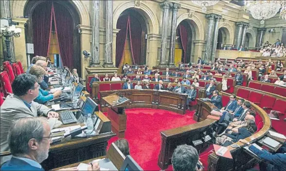  ?? XAVIER GÓMEZ ?? El Parlament de Catalunya en el momento de la votación de la resolución de la comisión del Procés Constituen­t