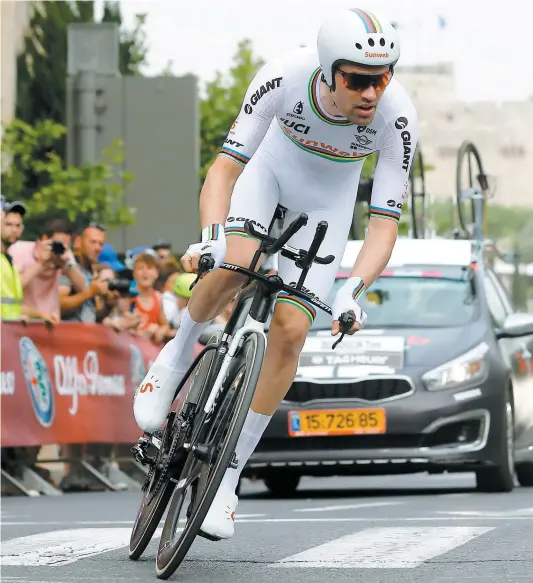  ?? PHOTO AFP ?? Vainqueur de l’édition 2017 du Tour d’Italie, Tom Dumoulin a remporté la première étape du Giro 2018 hier.