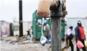  ?? PICTURE: CINDY WAXA/AFRICAN NEWS AGENCY (ANA) ?? FREE RIDE: Dripping water from a tap in Dunoon. The City has a lot to answer for over water tariffs, says the writer.