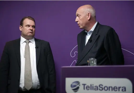  ?? FOTO: TT-ARKIV/MAJA SUSLIN ?? ■ Affärsområ­deschef Tero Kivisaari och vd Lars Nyberg i april 2012. Ett halvår senare ska den brottsutre­dning börja som nu lett fram till dom.