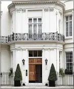  ??  ?? NEIGHBOURS: Hyde Park Square, where Gambaccini and his co-accused both lived