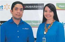  ??  ?? Luis Mejía, ADC Durabrand y Ada Espinal, gerente de Mercadeo.