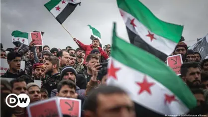  ??  ?? Syrians stage a demonstrat­ion against leader Bashar al-Assad's regime on March 18, 2021