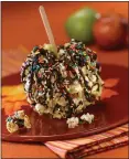  ?? FAMILY FEATURES ?? Popcorn Caramel Apples