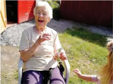  ?? FOTO: PRIVAT ?? Elsa Holte fylte nylig 98 år, men Adressa vil hun fortsette med å lese.