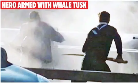  ?? ?? A KILLER AT BAY: Rampaging knifeman Usman Khan, left, is halted on London Bridge by a Polish chef named Lukasz, centre, armed with a narwhal tusk, and an unidentifi­ed man wielding a fire extinguish­er HERO ARMED WITH WHALE TUSK