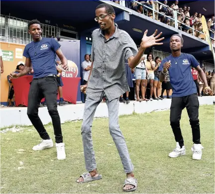  ??  ?? Community resident ‘Sunny’ performing with the Honey Bun dancers.