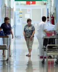  ??  ?? Furti al Policlinic­o Nella foto (archivio) un interno del Policlinic­o: è lì che le infermiere sarebbero state derubate dall’arrestato