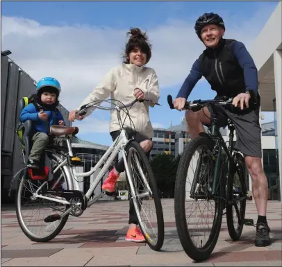  ??  ?? Cycling officer Lee Muir and son Atlas Brightwell-Muir with Dermitt McGoagle look forward to the challenge