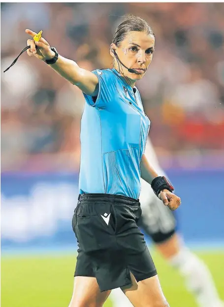  ?? FOTO: HEIKO BECKER/IMAGO ?? Schiedsric­hterin Stéphanie Frappart wird das Spiel zwischen Deutschlan­d und Costa Rica leiten. Damit schreibt die Französin Fußballges­chichte.