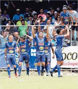  ?? JOHN DURÁN ?? Dos pepinos ganadores sumaron los muchachos de Jicaral para ganar el Apertura de Ascenso.