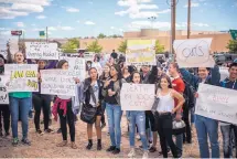  ?? ROBERTO ROSALES/JOURNAL ?? Hundreds of Albuquerqu­e High students left classes early to demonstrat­e against education budget cuts on Monday afternoon.