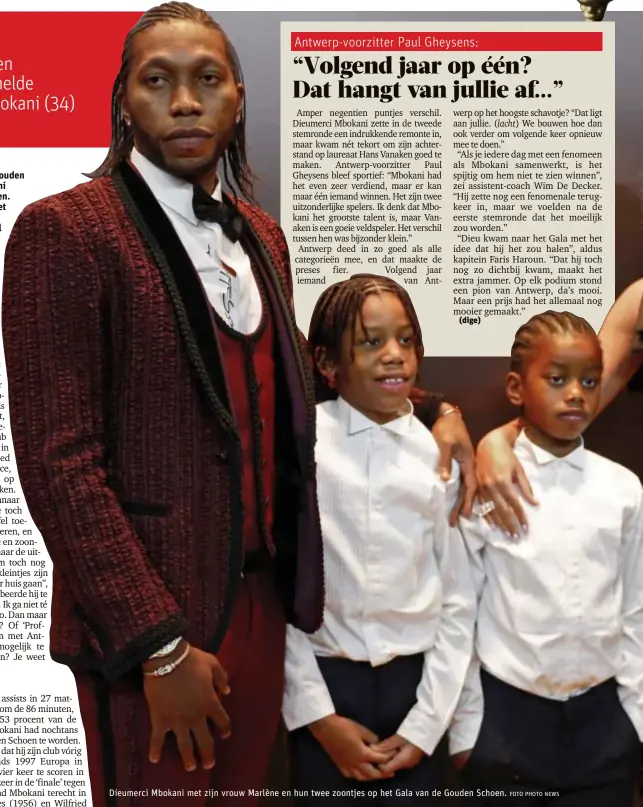  ?? FOTO PHOTO NEWS ?? Dieumerci Mbokani met zijn vrouw Marlène en hun twee zoontjes op het Gala van de Gouden Schoen.