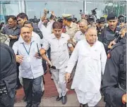  ?? PTI PHOTO ?? Efforts of SP chief Mulayam Singh Yadav, who arrived in Lucknow on Thursday, have so far failed to produce positive results.