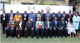  ?? ?? President Mnangagwa and his Botswana counterpar­t President Mokgweetsi Masisi pose for a picture with ministers and ambassador­s from both countries at the Zimbabwe-Botswana Bi National Commission Summit at the Maun Lodge in Botswana yesterday.— Picture: Presidenti­al Photograph­er Tawanda Mudimu