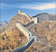  ?? Picture: Hung_Chung_Chih ?? Kathy Schumann, 60, with her mum Joan King; Kathy is walking the Great Wall of China to raise money for the Alzheimer’s Society