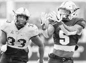  ?? STEPHEN M. DOWELL/STAFF PHOTOGRAPH­ER ?? UCF’s high-powered offense includes such weapons as speedy WR Dredrick Snelson (5) on the outside.