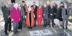  ?? by Grant Humphreys www.buyaphotot­ms.co.uk ?? ■ PROUD MOMENT: The Ryder and Kinross families with the Mayor of Hillingdon and other guests Photo