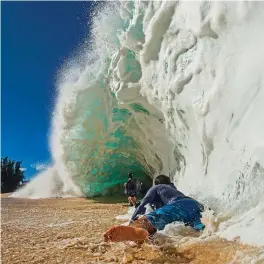  ?? Dane Little via AP ?? ■ In this undated photo provided by Dane Little, Clark Little photograph­s waves on the North Shore of Oahu near Haleiwa, Hawaii.