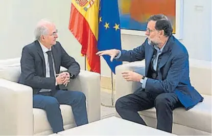  ?? (AP) ?? En La Moncloa. Ledezma habló con Rajoy sobre la situación política, económica y humanitari­a de Venezuela.