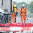  ?? FOTO: DPA ?? Im September 2014 verunglück­te in Wörth an der Donau ein Gefahrgutt­ransporter auf der A 3. Zu gefährlich­en Situatione­n kommt es häufiger.