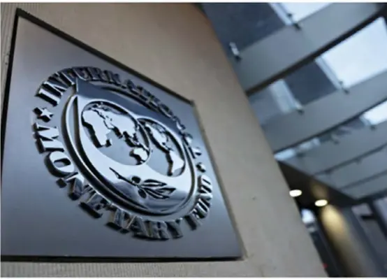  ?? ?? The IMF called on the central bank to remove exchange control restrictio­ns and allow free movement of dividends and capital.