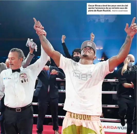  ?? PHOTO COURTOISIE ?? Oscar Rivas a levé les yeux vers le ciel après l’annonce de sa victoire aux dépens de Ryan Rozicki.