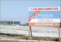  ?? NEWS PHOTO EMMA BENNETT ?? The city has issued two developmen­t permits to build apartment blocks at 280 Southlands Blvd.