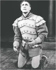  ?? HERB NOTT & CO. LTD. / STRATFORD FESTIVAL ARCHIVES ?? Above, Christophe­r Plummer in the title role of the Stratford Festival's 1956 production of Henry V. Below, Plummer in 2012 became the oldest actor to win the Academy Award for his role in Beginners.