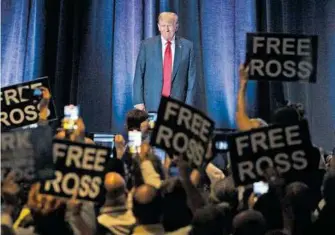  ?? AFP ?? Frente a Trump, los libertario­s apoyaron al narcotrafi­cante Ross Ulbricht