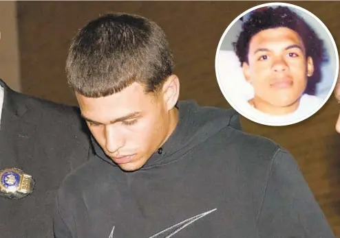  ?? GARDINER ANDERSON ?? Kevin Alvarez (above) is led from the 48th Precinct stationhou­se in the Bronx early Monday after being charged with the murder of Lesandro Guzman-Feliz (inset top). Alvarez was one of five gang members (below) arrested in the machete slaying.