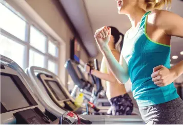  ?? GETTY IMAGES/ ISTOCKPHOT­O ?? If you want to match your treadmill workout to your outdoor workout, increase both incline and speed.