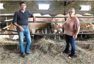  ?? | PHOTO : BIEN MEDIA ?? Bernard et Sylvie Dahetze témoignent dans l’espoir d’améliorer la condition des éleveurs.