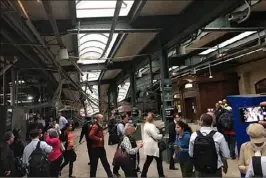  ?? (Photo MaxPPP) ?? A la suite du terrible choc, une partie de la verrière de la gare s’est effondrée.