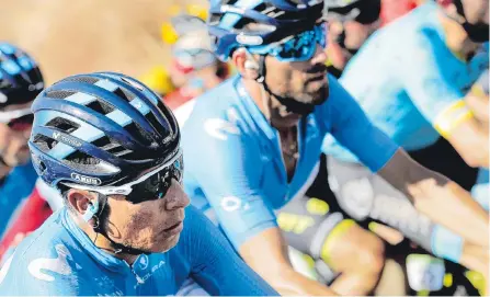  ?? EFE ?? Nairo Quintana (i) y Alejandro Valverde (c), líderes del Movistar, fueron protagonis­tas ayer en la segunda etapa de la Vuelta a España.