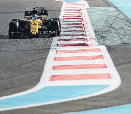  ?? FOTO: GETTY ?? Carlos Sainzy Fernando Alonso llevarán motor Renault en 2018, un propulsor que debe mejorar en cuanto a fiabilidad y potencia