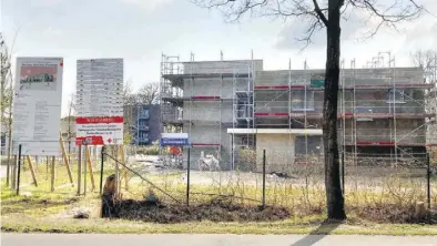  ?? BILD: Thomas Husmann ?? Hier wird gebaut: Unmittelba­r neben einem großen Studentenw­ohnheim entsteht am Pophankenw­eg eine Kindertage­sstätte.