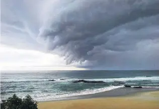  ?? PHOTO: BRIAN CHALMERS ?? Here’s an aweinspiri­ng image from Brian Chalmers. This is a very active cold front out of the southern oceans sweeping north along the Otago coast, photograph­ed from Ocean View. I bet this hit with a bang!