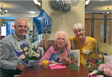  ??  ?? Maureen Channon celebrates the big 100 with son Chris and daughter Jackie.