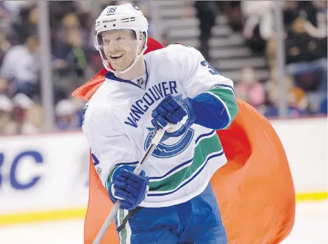  ??  ?? Two-way winger Jannik Hansen, 30, is on his way to San Jose after being traded on Tuesday night for Nikolay Goldobin and a conditiona­l draft pick.