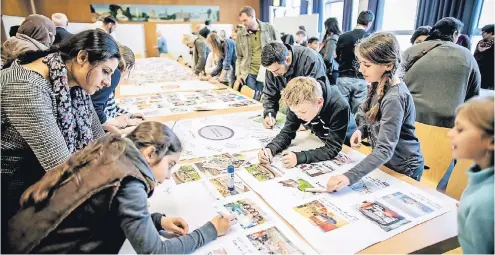  ?? RP-FOTO: ANDREAS ENDERMANN ?? Auf Plakaten konnten Schüler ihre Wünsche festhalten.