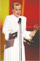  ?? MIKE BLAKE/REUTERS ?? Patricia Arquette accepts the award for supporting actress in a limited series or movie for The Act.