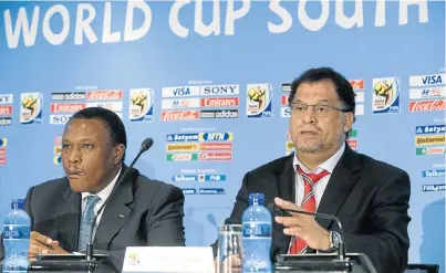  ?? Picture: MARTIN RHODES ?? GAME ON: Football administra­tors Irvin Khoza and Danny Jordaan in the thick of World Cup preparatio­ns in 2009