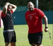  ?? (Photo Patrick Blanchard) ?? Patrice Collazo (ici avec Sébastien Tillous-Borde) compte sur la coupe d’Europe pour relancer le RCT.